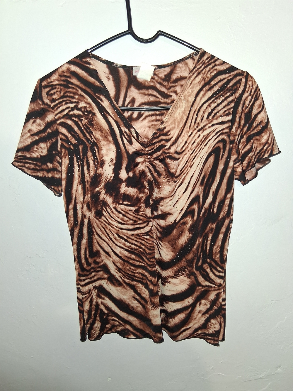 Julie's closet Brown Swirl Animal-Print ShJulie's closet short Sleeve V-Neck Top